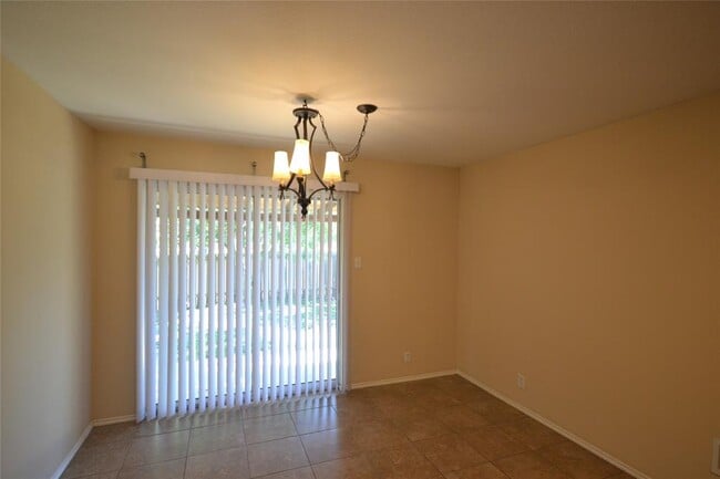 Photo - 200 Lombard Dr