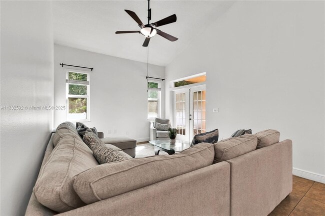 Photo - 334 Colony Ct Casa