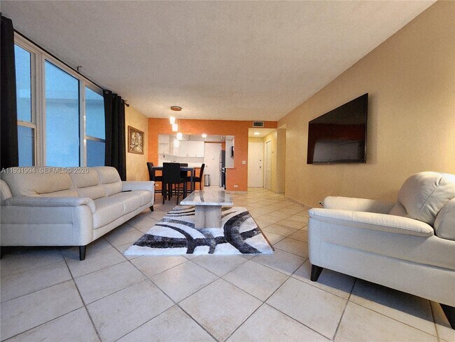 Photo - 3505 S Ocean Dr Unidad 621