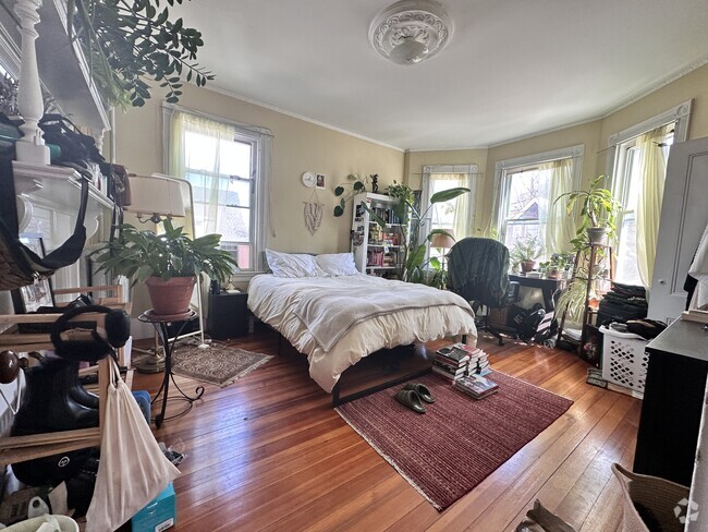 Building Photo - 4 Montcalm Ave Unit 2 Rental