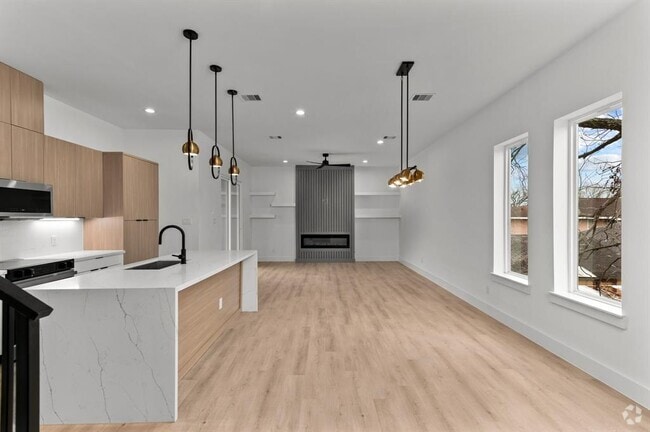 Building Photo - 1803 Sakowitz St Rental