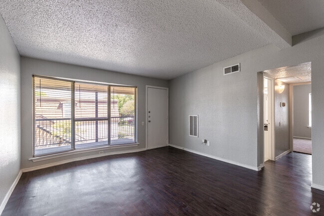 2BR, 1BA - 840SF - Living Room - Amherst Oaks