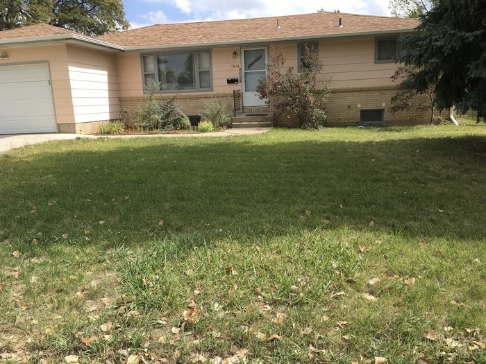 Photo - Fantastic 4 Bedroom/2 Bath Ranch Home with 1 car attached garage - Near Lake Loveland!