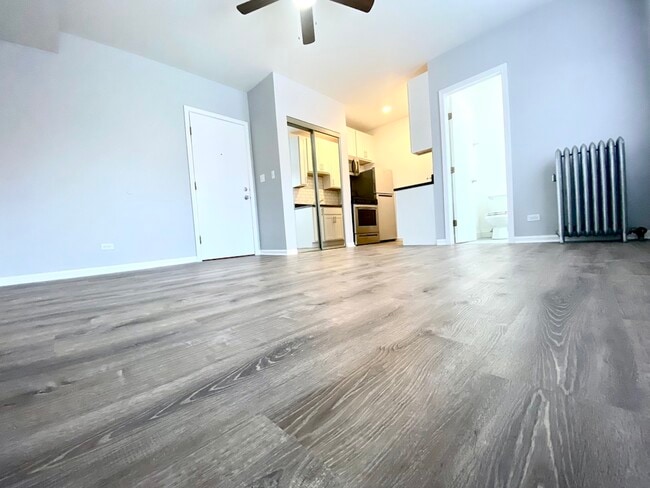 Photo - 4241 N Kenmore Ave Unit 110