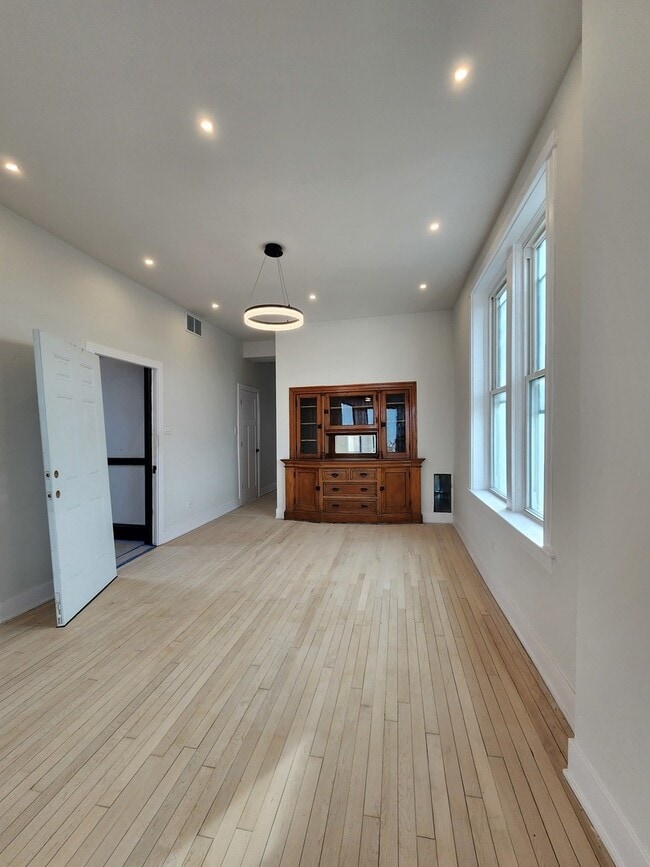 Photo - 2345 W 23rd St