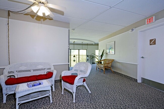 Photo - Available now - Top-Floor Living with Style and Convenience in Minnetonka! Unit 505