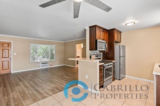 Building Photo - 3112 30th St Unit 08