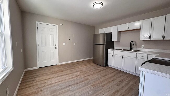 217 E Oregon St
