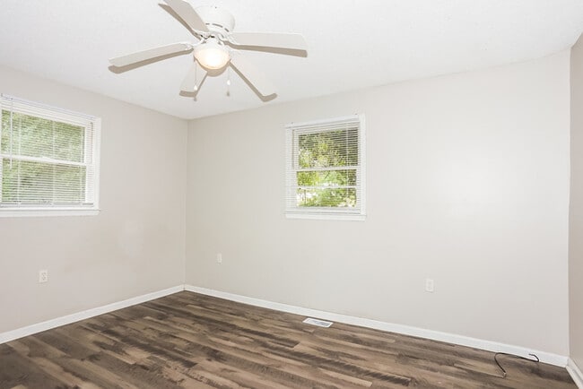 Photo - 2358 Forster St