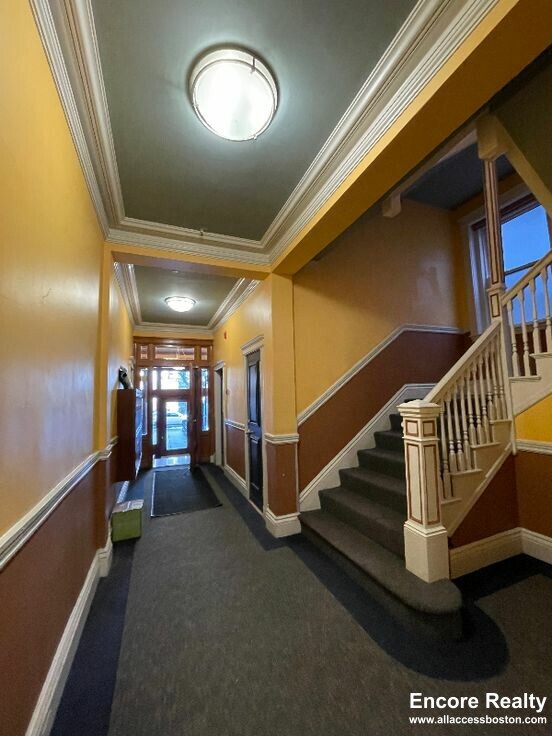 Photo - 102 Queensberry St Unit 1