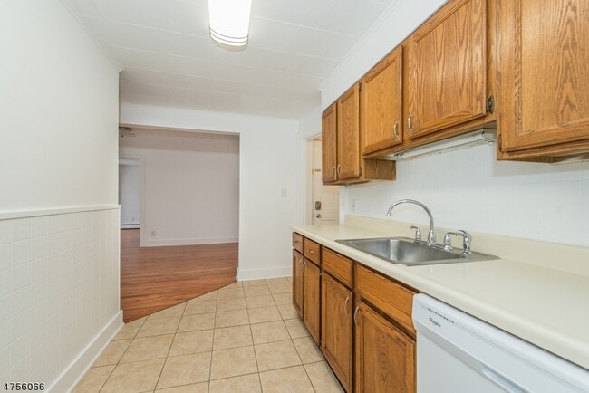 Photo - 55 Madison St