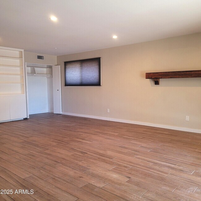 Photo - 1229 E Manhatton Dr