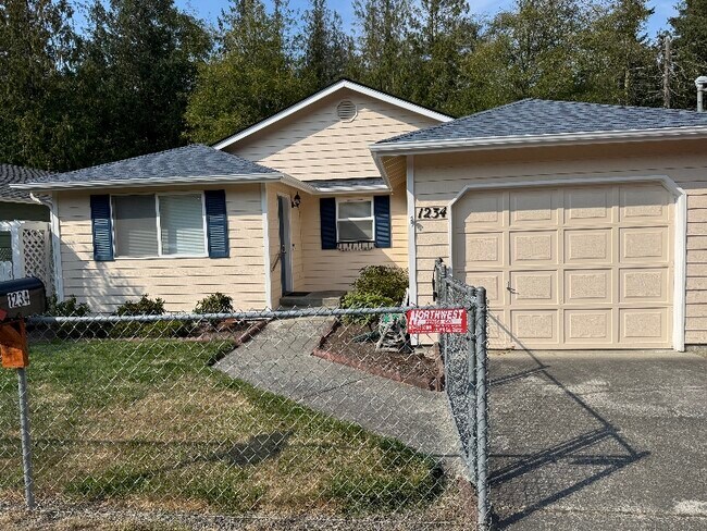 Building Photo - 1234 49th St Rental