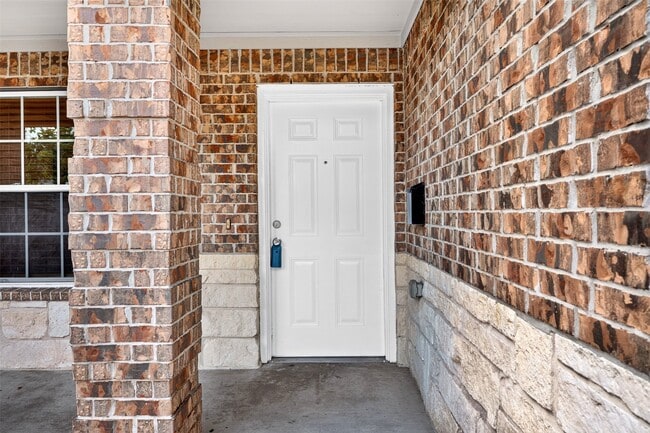 Photo - 1302 Shearn St