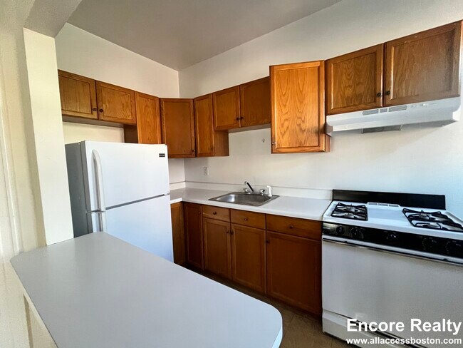 Photo - 1751 Beacon St
