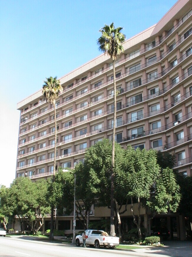 Lado oeste de Doheny Drive - 100 S Doheny Dr