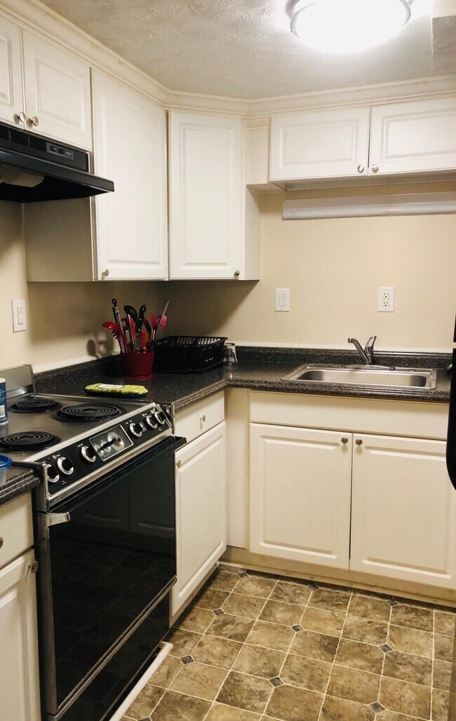 Photo - 1010 Carolyn Ave Unit B