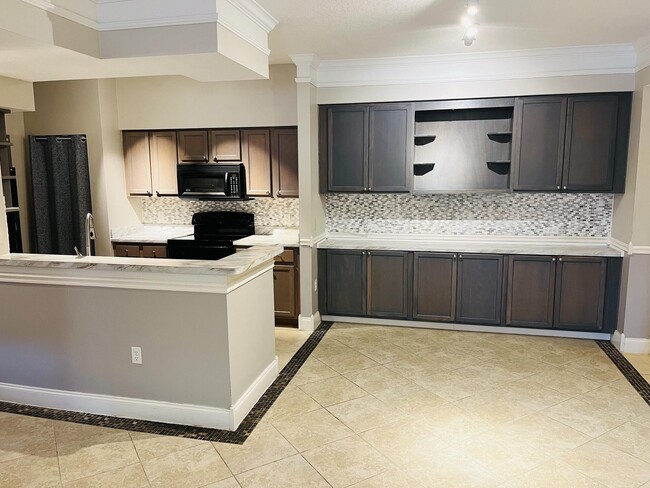 Photo - 6101 Myrtlewood Cir W
