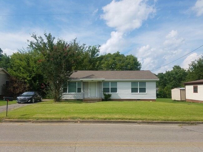 Photo - 1908 Nelle St