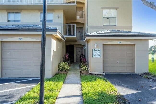 Building Photo - 2060 Greenview Shores Blvd Unit 308