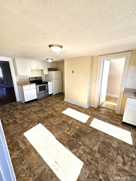 Photo - 37 Bloomfield Ave Unit 4