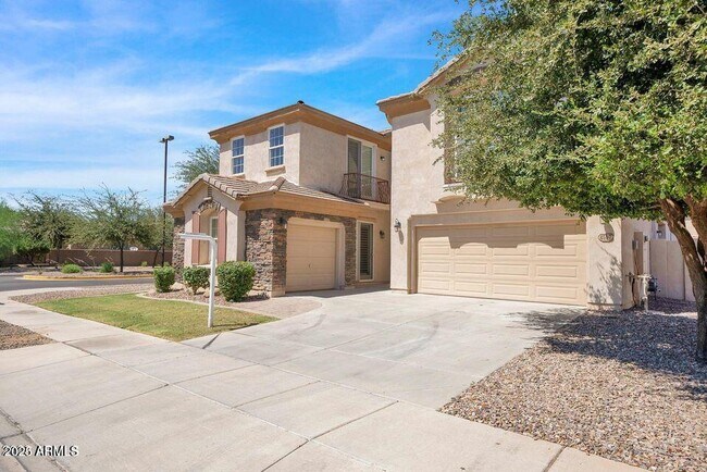 Photo - 4590 E Waterman St