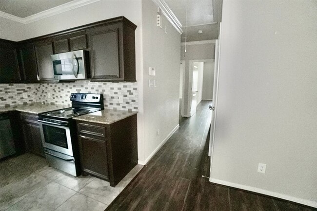 Photo - 2523 Kirk St