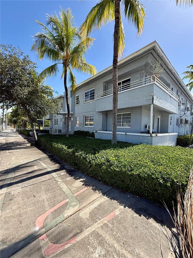 Building Photo - 5305 Biscayne Blvd Unit 204 Rental
