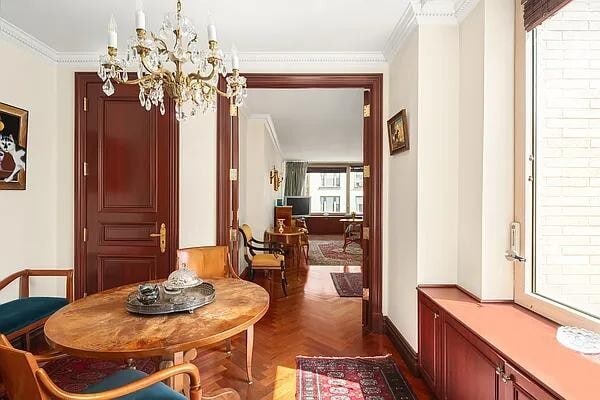 Building Photo - 30 E 85th St