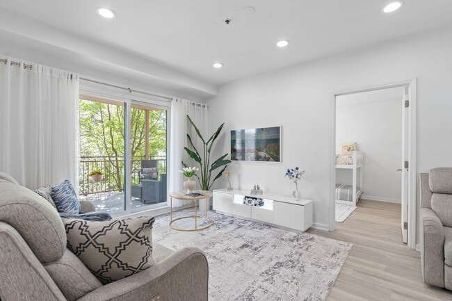 Photo - 920 Jefferson St Unit 201