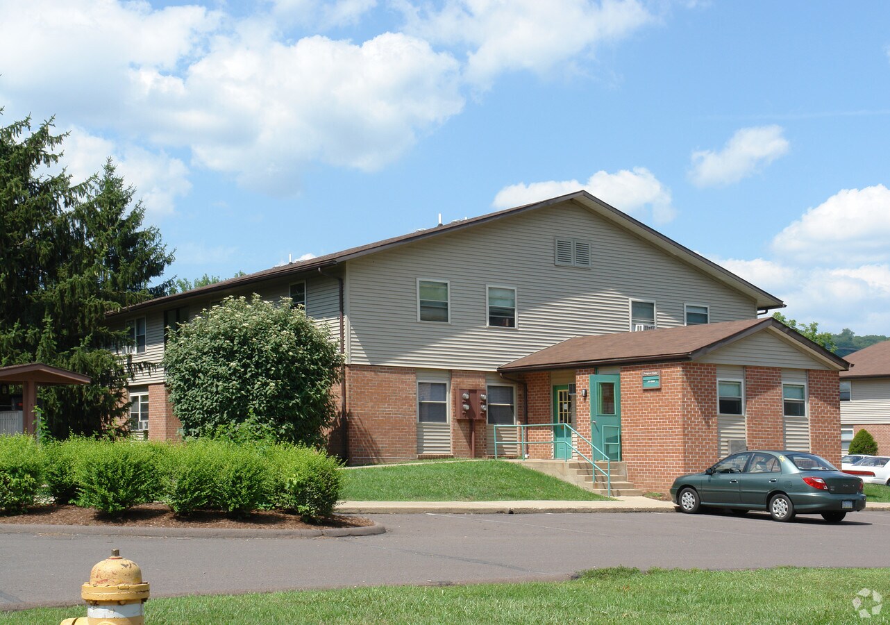 Evergreen Pointe - Evergreen Pointe Apartments