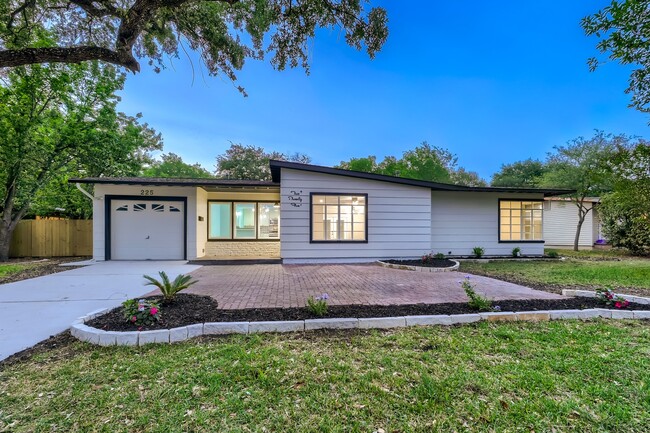 Building Photo - 225 Seford Dr Rental