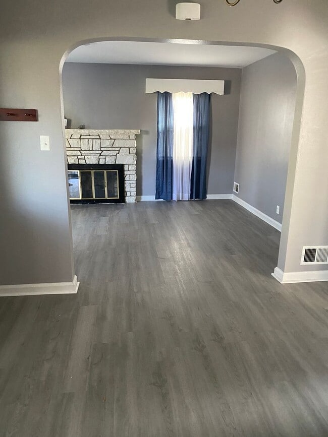 Photo - College Hill Rental Available NOW!