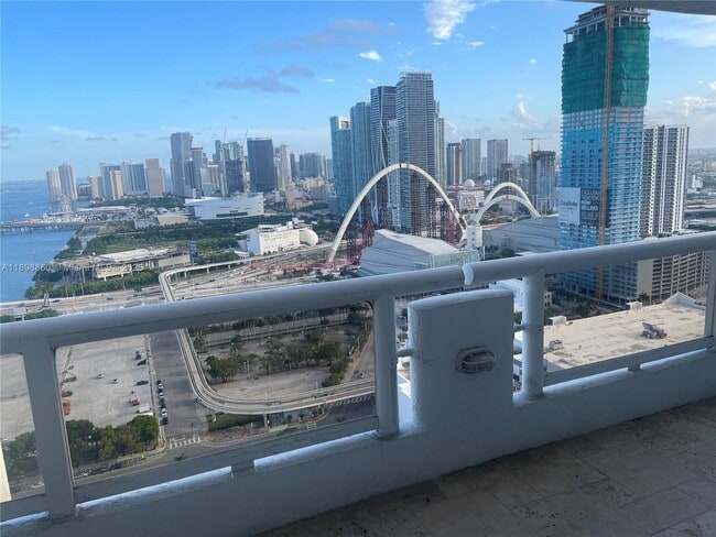 Building Photo - 1717 N Bayshore Dr Unit B-4155