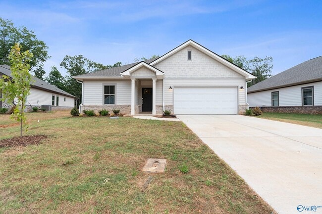 Building Photo - 15008 Greenleaf Dr