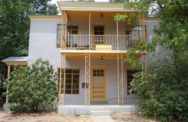 Building Photo - J02 Unit B