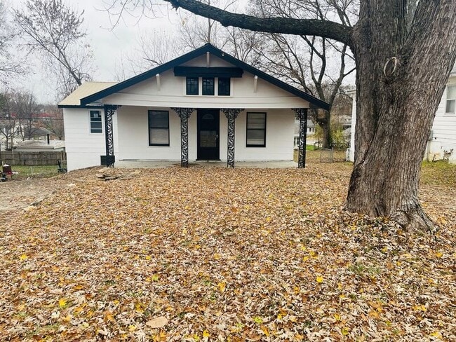 Photo - 902 S Cedar Ave