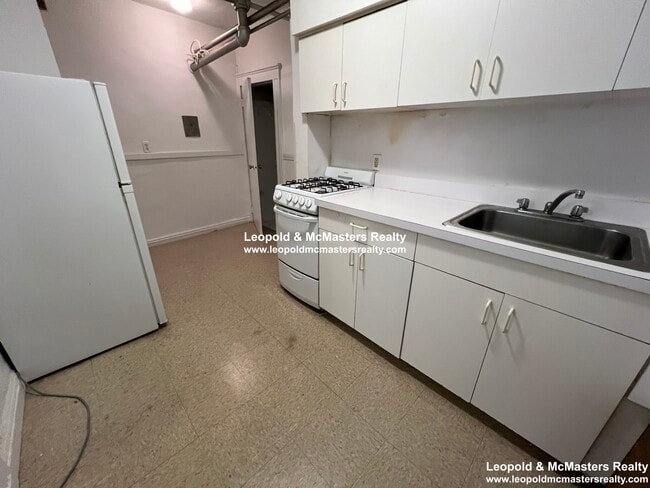 Photo - 144 Warren St