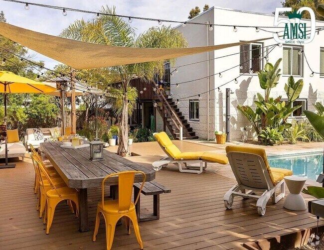 Building Photo - Welcome to Your Storybook San Rafael Retreat! Rental
