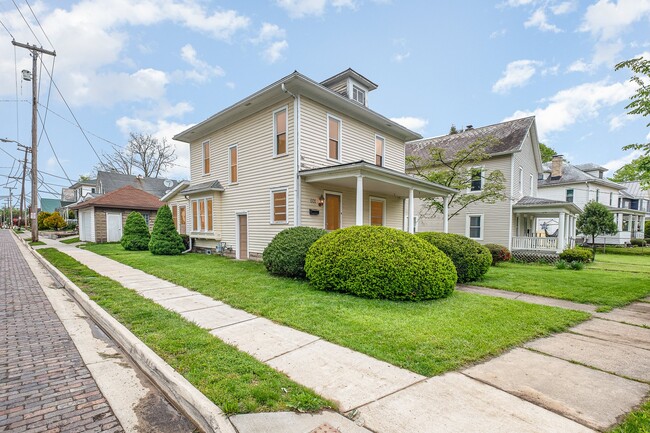 Photo - 601 E Gambier St