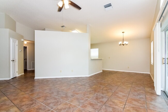 Photo - 704 Sand Ridge Dr