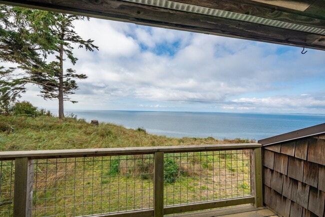 Photo - 3 Bedroom Condo on West Beach Bluffs