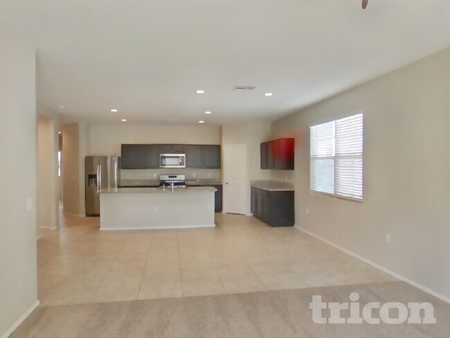 Photo - 30962 W Cheery Lynn Rd