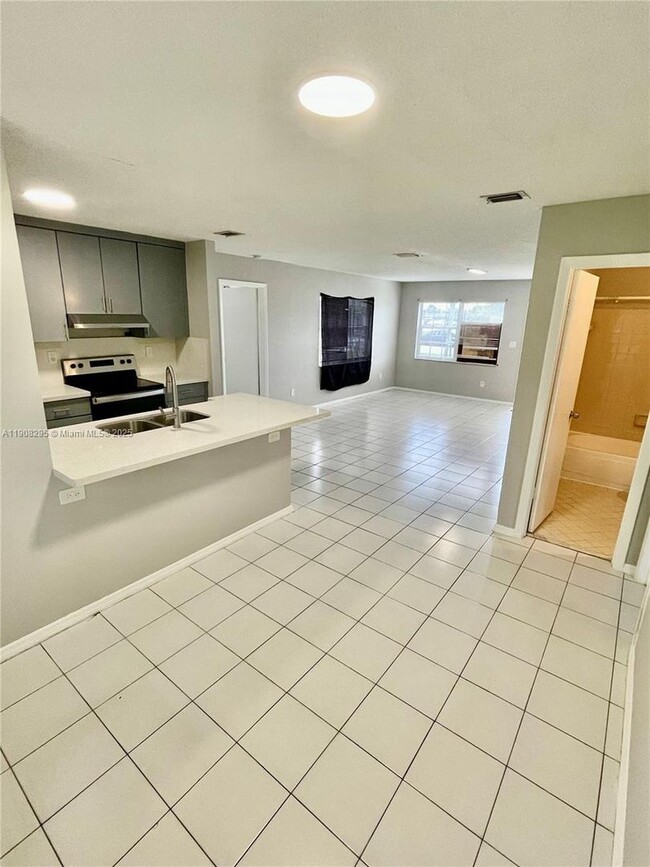 Photo - 5532 SW 22nd St