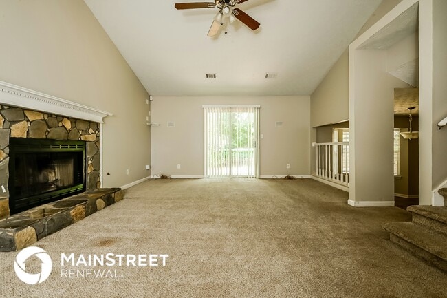 Photo - 100 Woodcrest Way