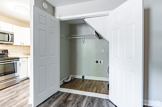 2BR, 1BA - Laundry