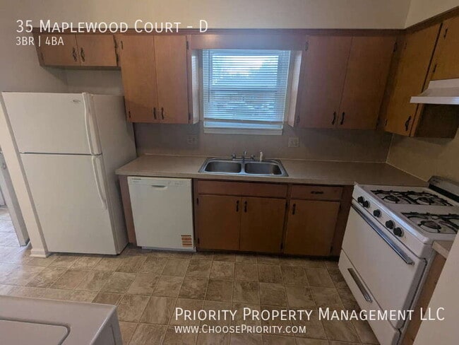 Photo - 35 Maplewood Ct Unit D