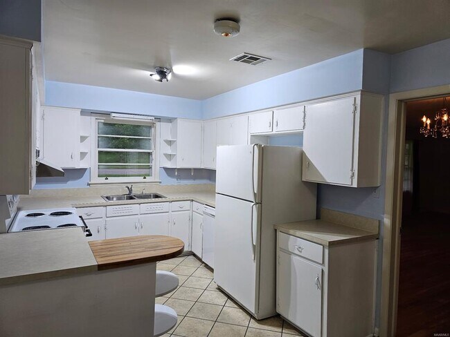 179 W Rosemary Rd