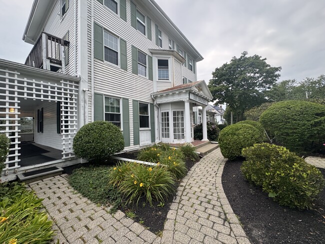 Building Photo - 299 Nahant Rd Unit 299 Nahant Rd, U9
