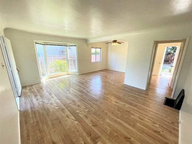Photo - 3539-3541 Lewis Ave. Unit 3539